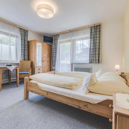 Haus Kristall Pensión