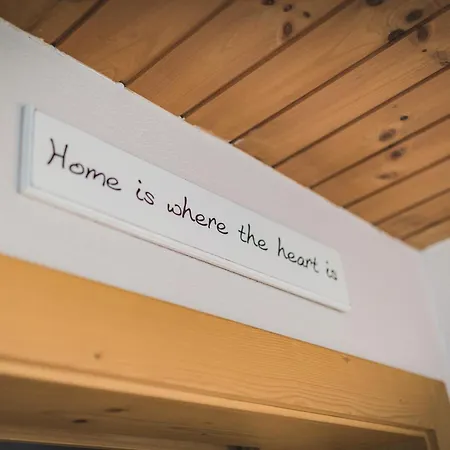 Haus Kristall Affittacamere Uderns