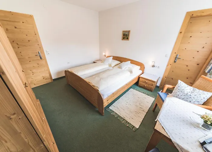 Haus Kristall Pensionat Uderns