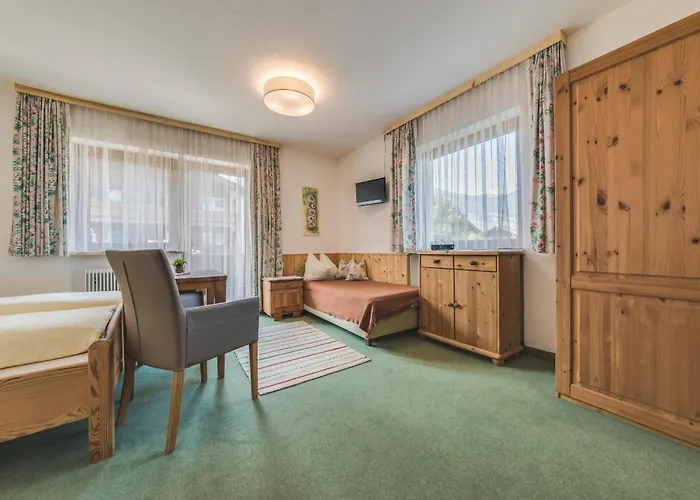 Pensionat Haus Kristall Uderns